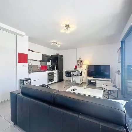 Superbe T2 Moderne Avec Terrasse, Climatisation Et Parking A - Fr-1-770-67 *
