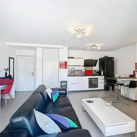 Superbe T2 Moderne Avec Terrasse, Climatisation Et Parking A - Fr-1-770-67 *