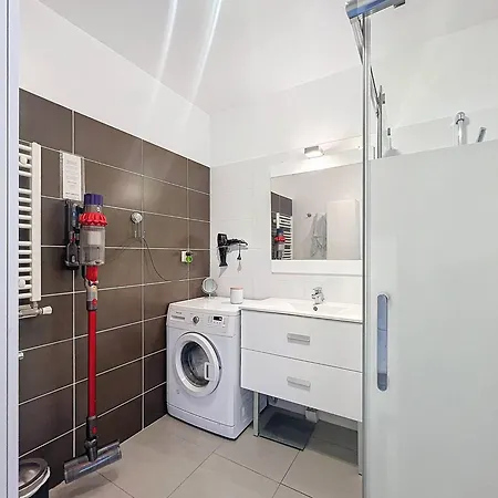 Apartment Superbe T2 Moderne Avec Terrasse, Climatisation Et Parking A - Fr-1-770-67 *