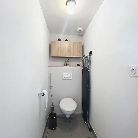 Superbe T2 Moderne Avec Terrasse, Climatisation Et Parking A - Fr-1-770-67 * La Ciotat