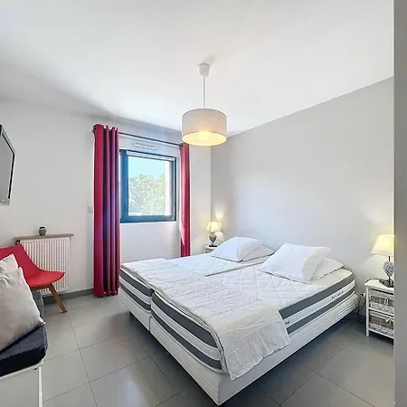 Superbe T2 Moderne Avec Terrasse, Climatisation Et Parking A - Fr-1-770-67 La Ciotat