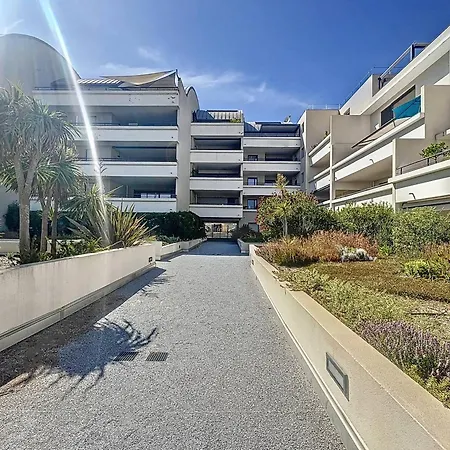 Superbe T2 Moderne Avec Terrasse, Climatisation Et Parking A - Fr-1-770-67 Apartment La Ciotat